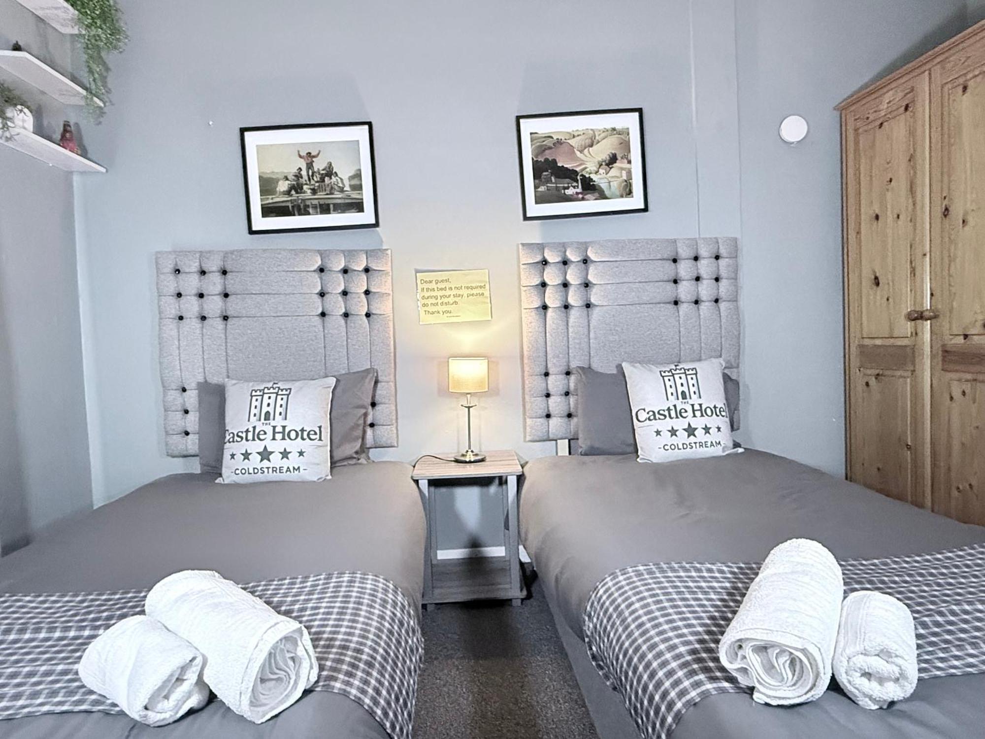 Self Check In Room Accommodation Only The Castle, Coldstream Esterno foto